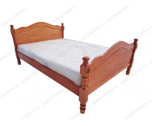 Кровать Лама с резьбой из березы